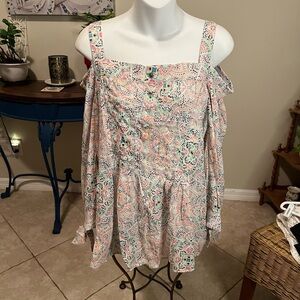 Juniper + Lime Cold Shoulder Top - L